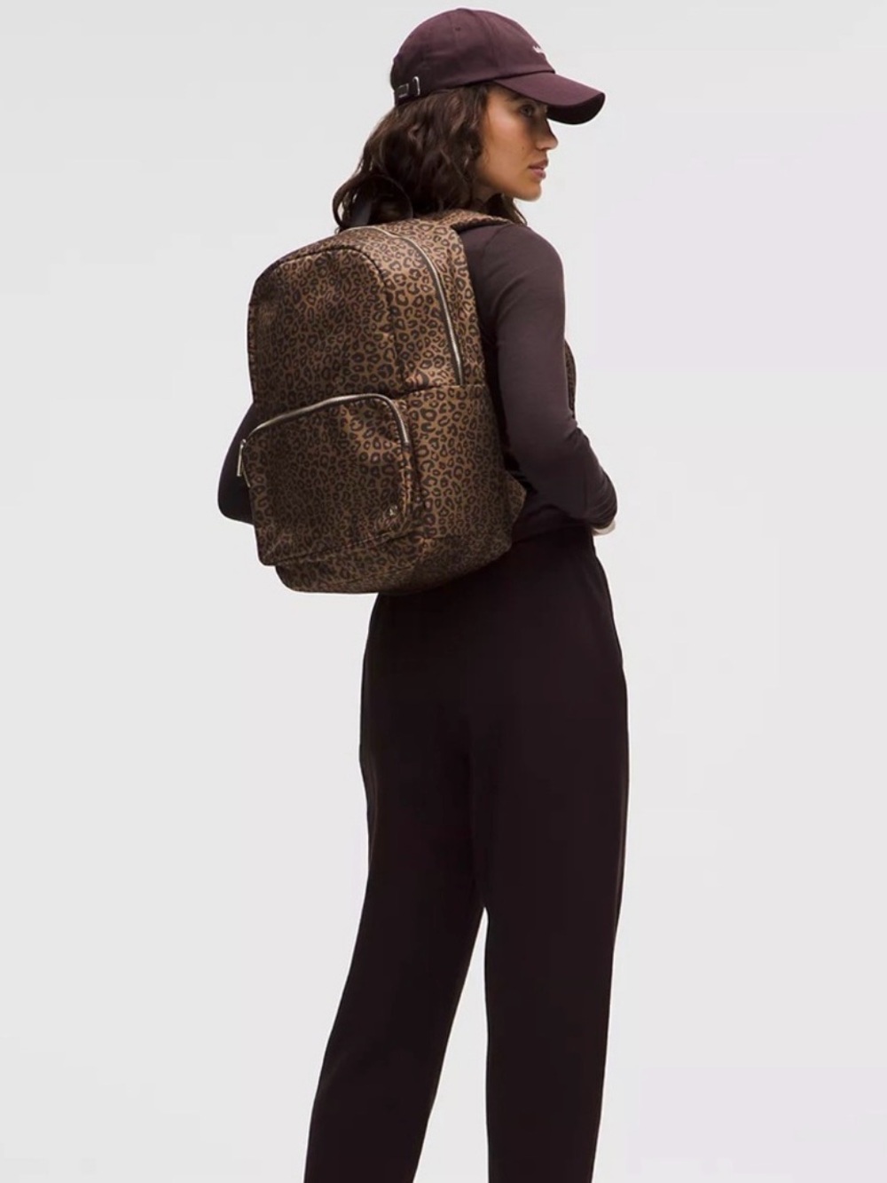 Lululemon Everywhere Backpack 22L Metal Hardware- LPOK/GOLD - Picture 3 of 3